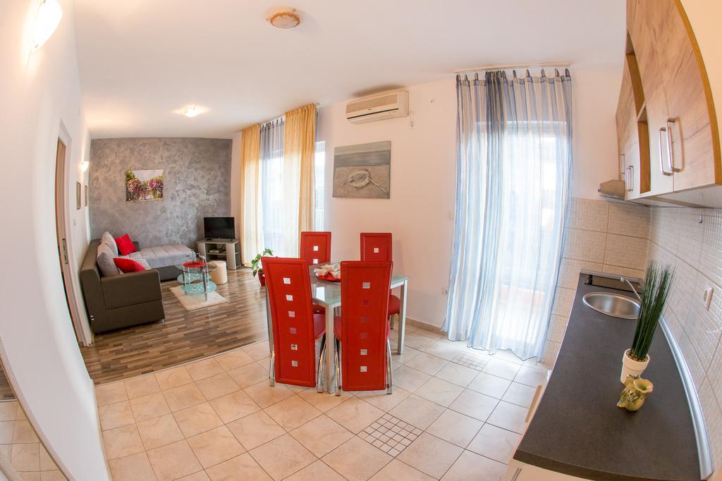 Villa Nadezda Petrovac Luaran gambar