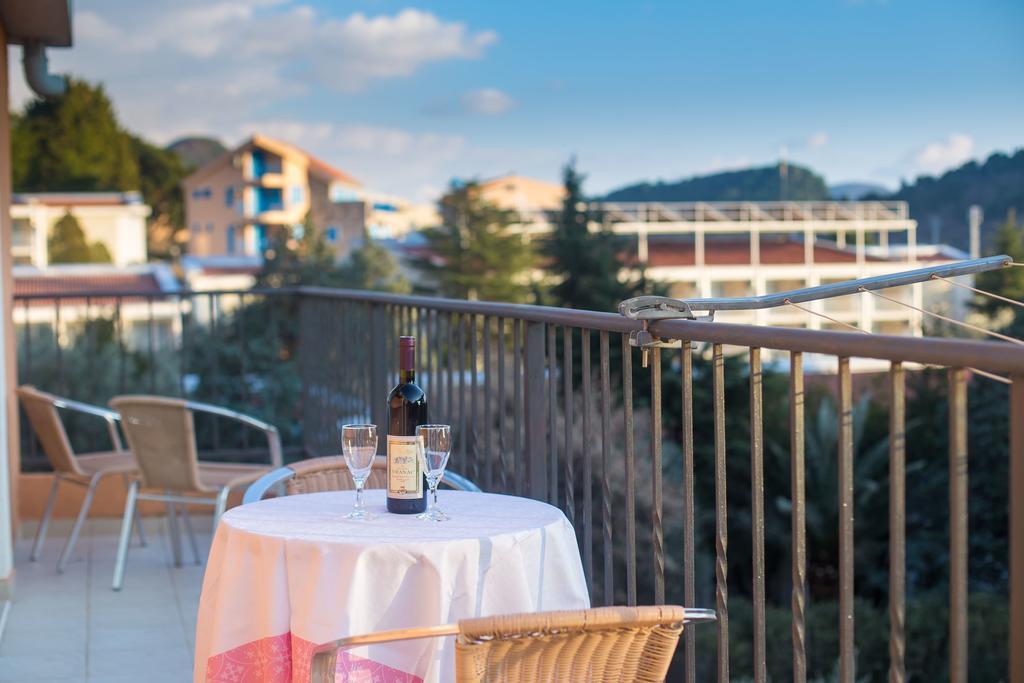 Villa Nadezda Petrovac Luaran gambar